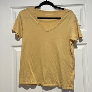 Mustard American eagle v neck tee